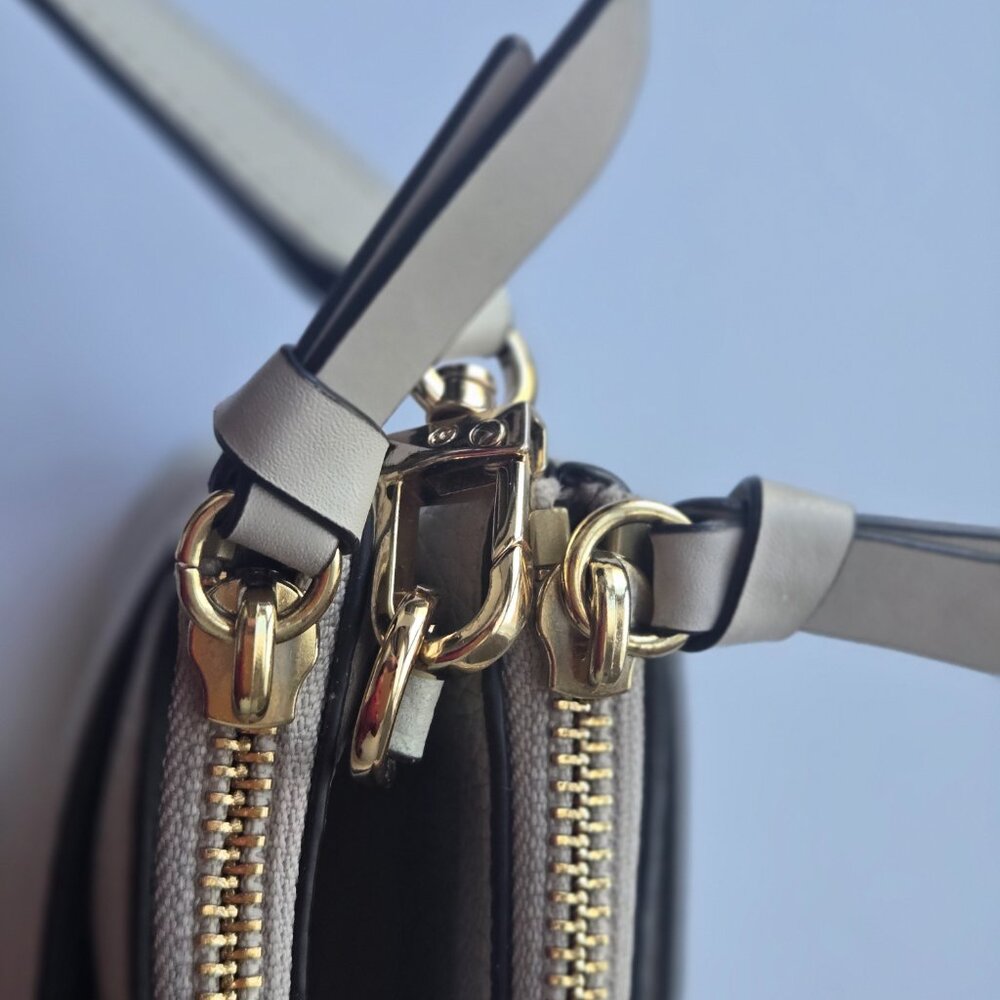 MICHAEL KORS PEBBLE LEATHER CROSSBODY & WALLET - Picture 13 of 15